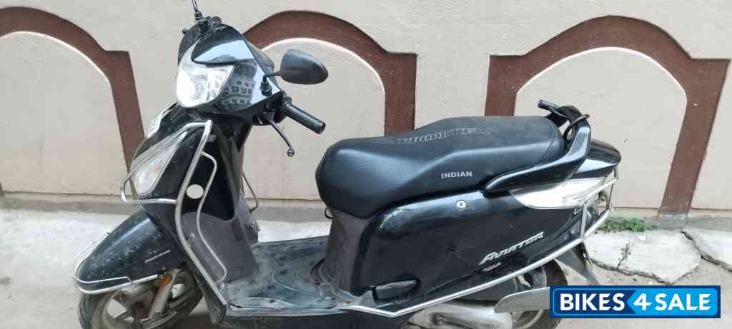 Black Honda Aviator