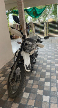 White Hero XPulse 200 BS6