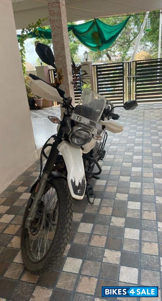 White Hero XPulse 200 BS6