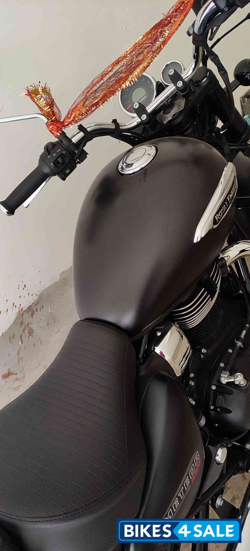 Stellar Black Royal Enfield Meteor 350