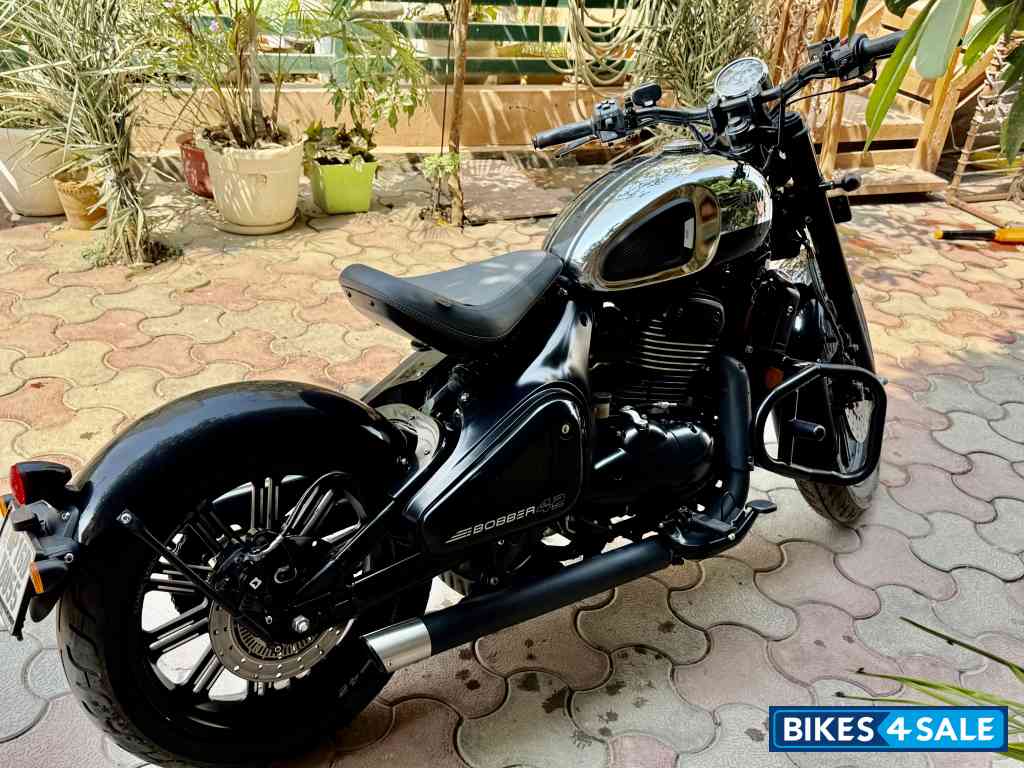 Mirror Black Jawa 42 Bobber Black Mirror