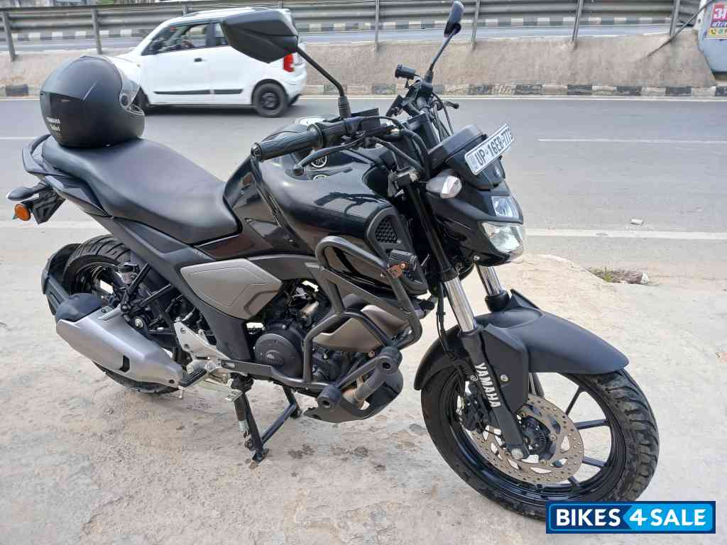 Black Yamaha FZ-S FI V3 BS6