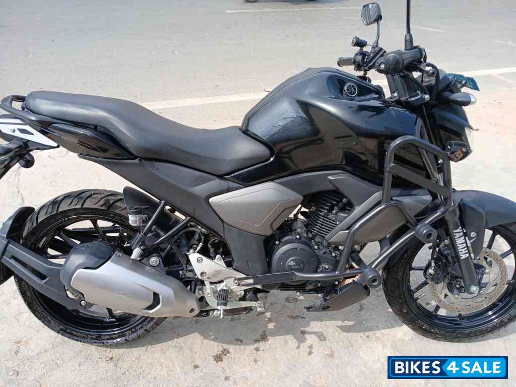 Black Yamaha FZ-S FI V3 BS6