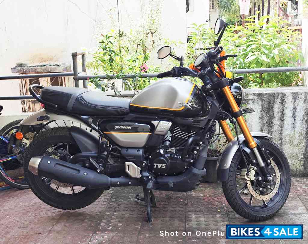 TVS Ronin TD