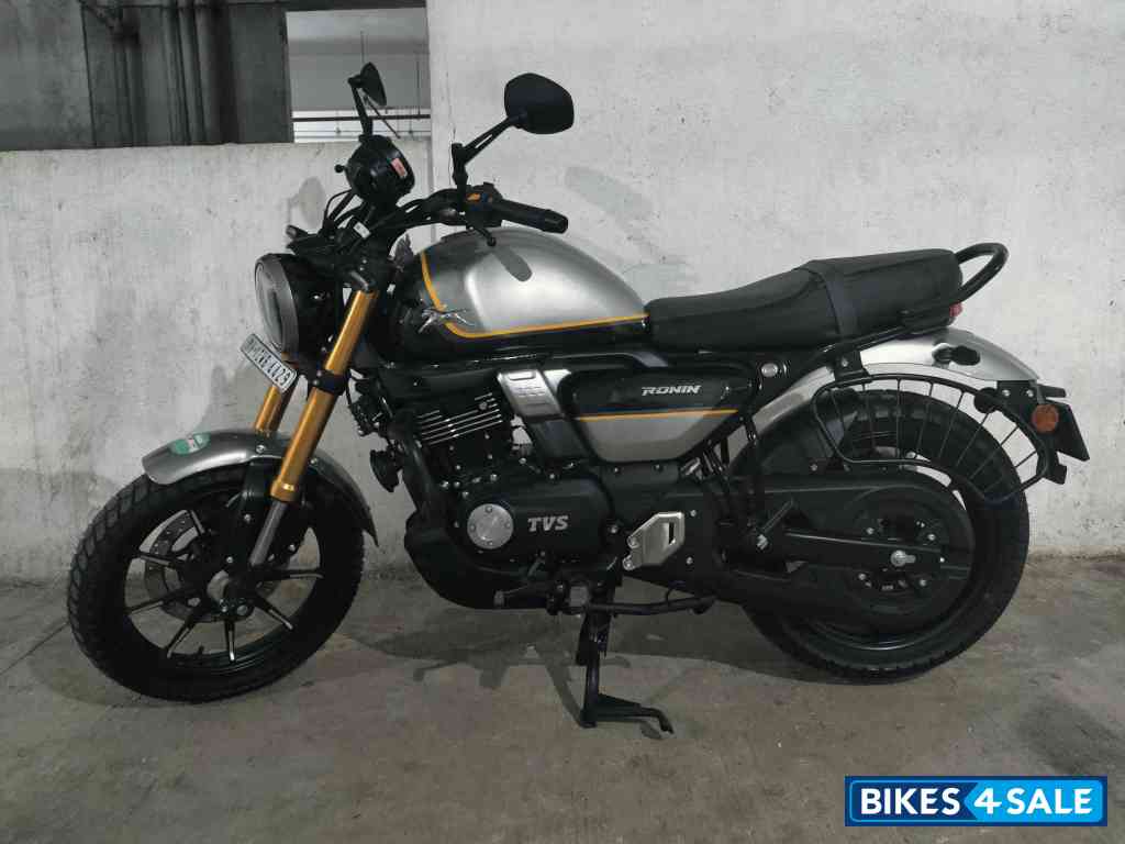 TVS Ronin TD