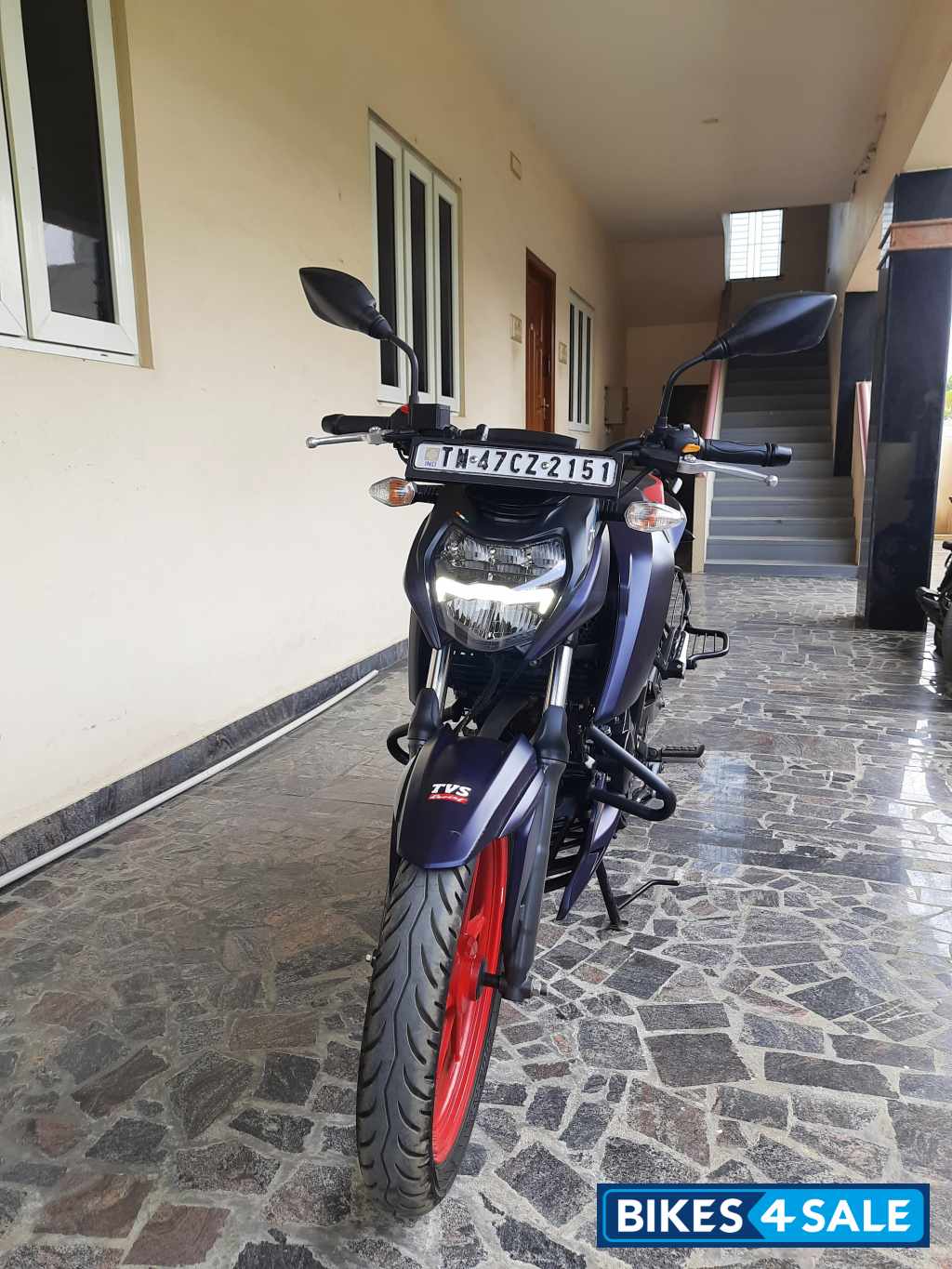 Lighting Blue TVS Apache RTR 160 4V 2024