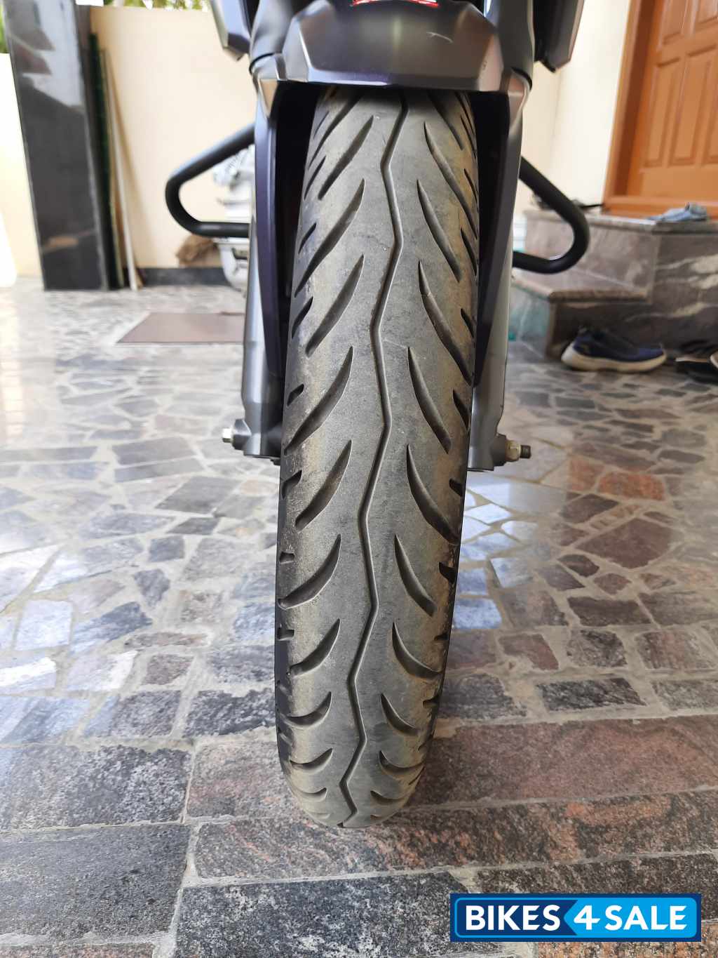 Lighting Blue TVS Apache RTR 160 4V 2024