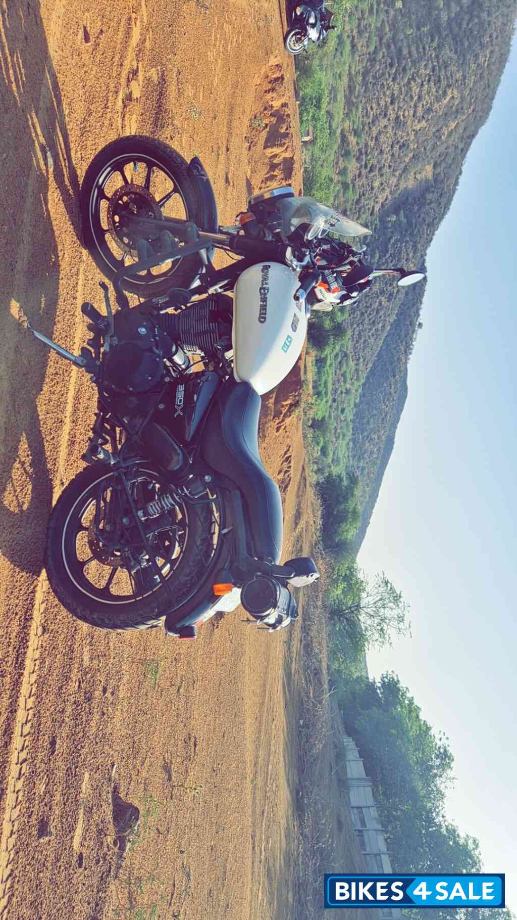 White Royal Enfield Thunderbird X 350 White Royal Enfield Thunderbird X 350