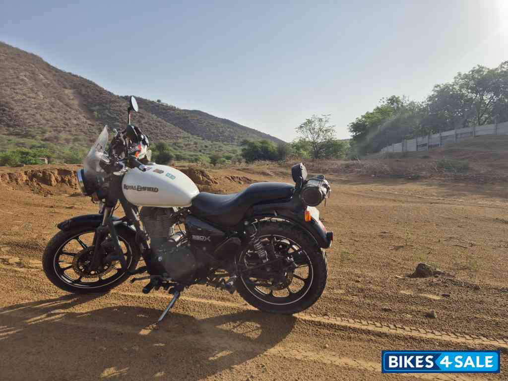 White Royal Enfield Thunderbird X 350 White Royal Enfield Thunderbird X 350