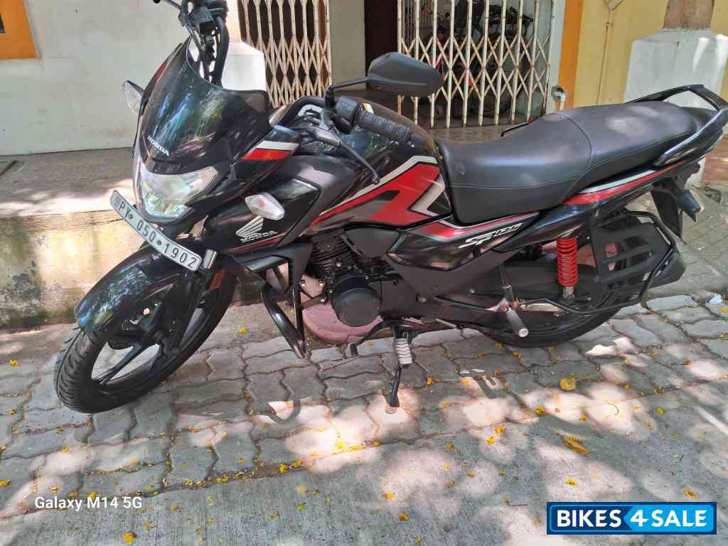 Black Honda SP125 Black Honda SP125