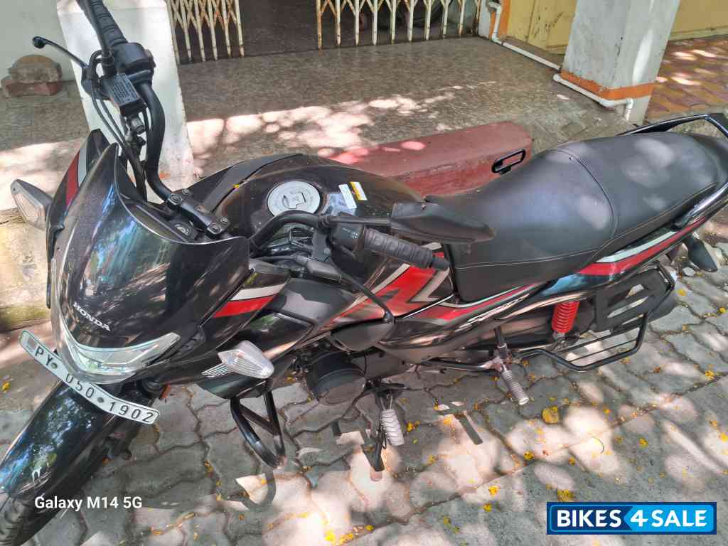 Black Honda SP125 Black Honda SP125