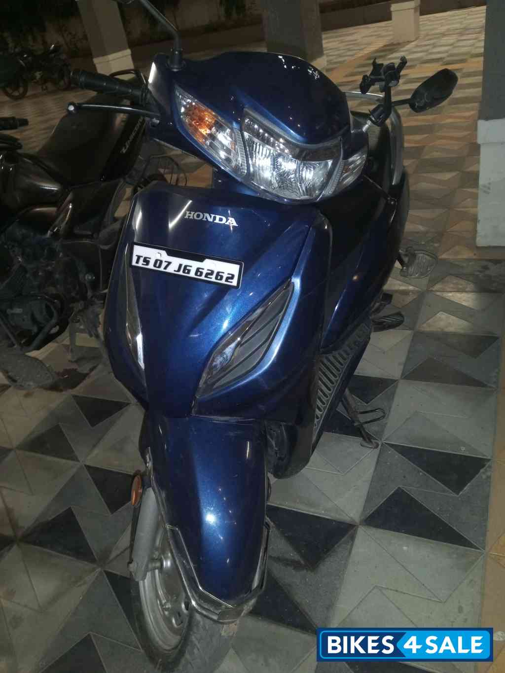 Decent Blue Metalic Honda Activa 6G H-smart