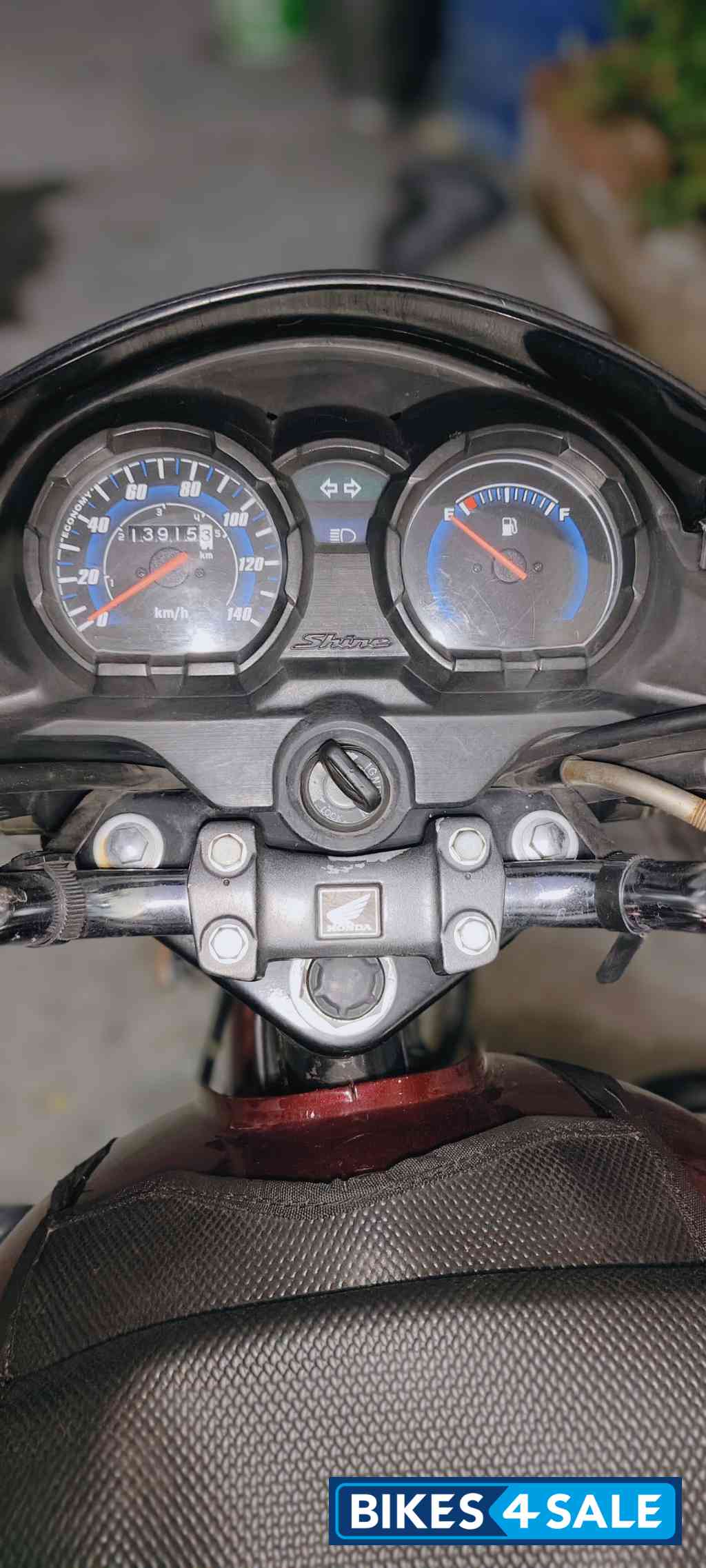 Maroon Honda Shine 125 Disc Maroon Honda Shine 125 Disc