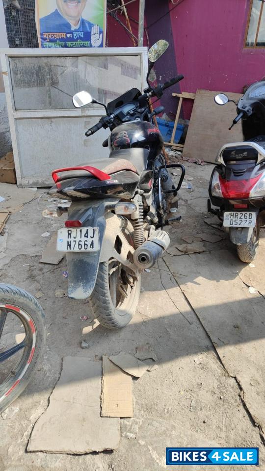 Black Bajaj Pulsar 150 Neon