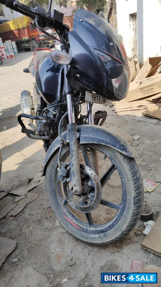 Black Bajaj Pulsar 150 Neon