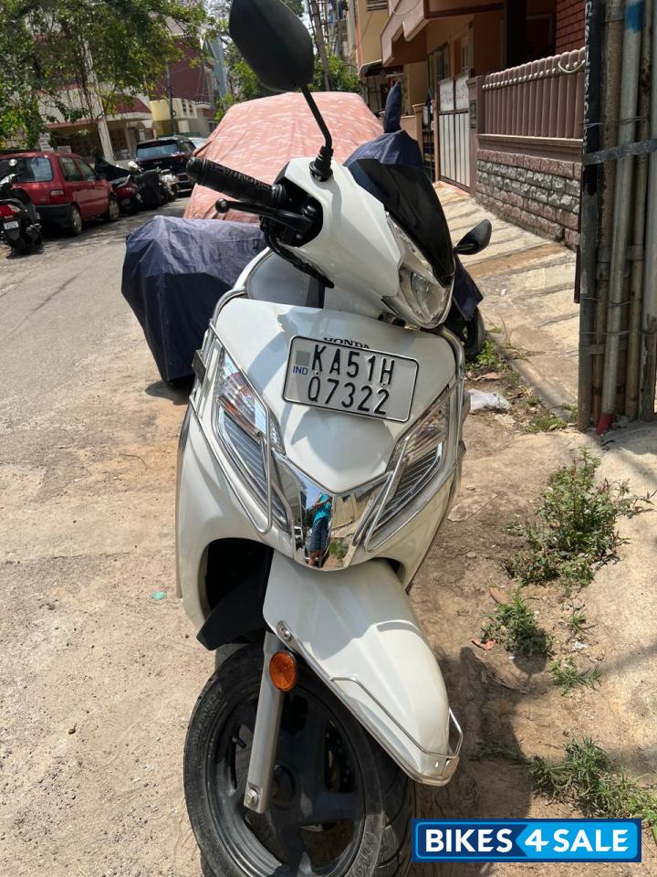 Pearl White Honda Activa 125 BS6