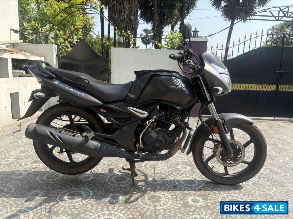 Grey Honda Unicorn 160 BS6