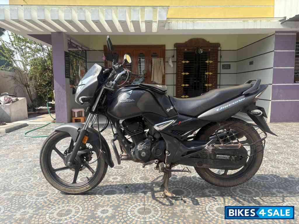 Grey Honda Unicorn 160 BS6