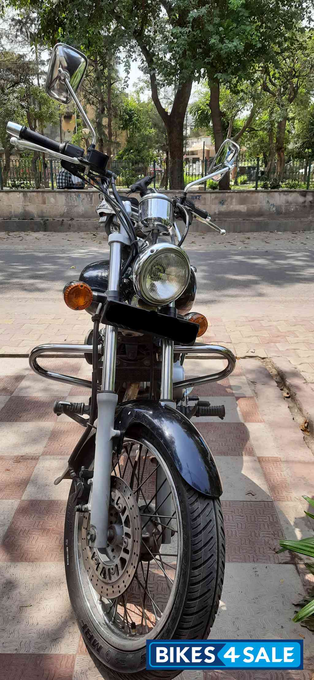 Bajaj Avenger 220 DTS-i