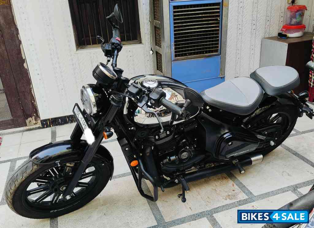 Chorme Black Jawa 42 Bobber Dual Channel ABS