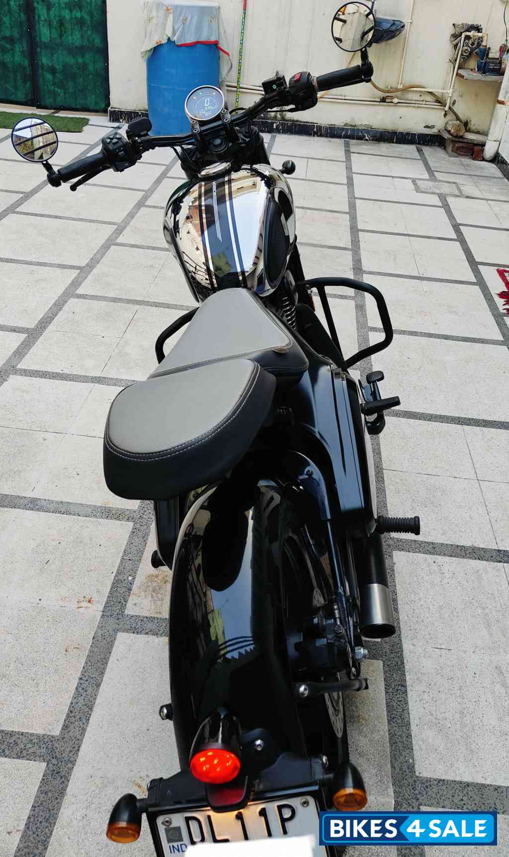 Chorme Black Jawa 42 Bobber Dual Channel ABS