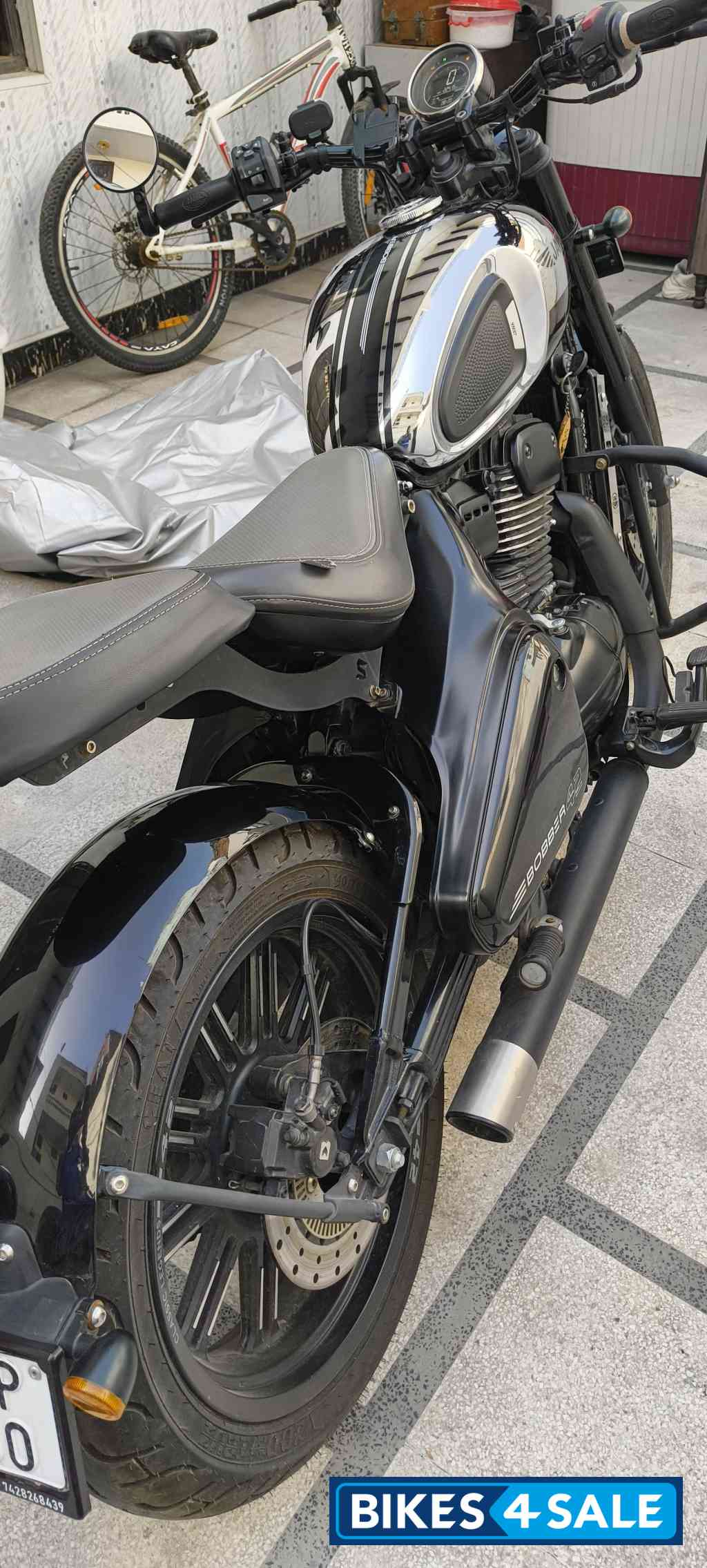Chorme Black Jawa 42 Bobber Dual Channel ABS