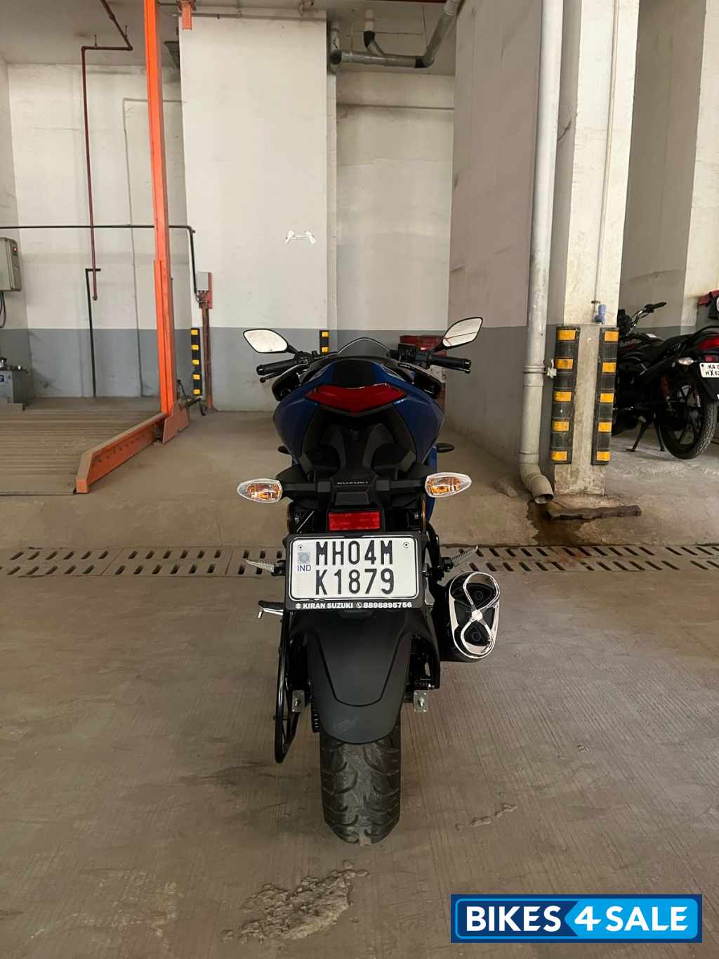 Blue Suzuki Gixxer SF