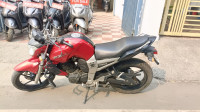 L Red Yamaha FZ16