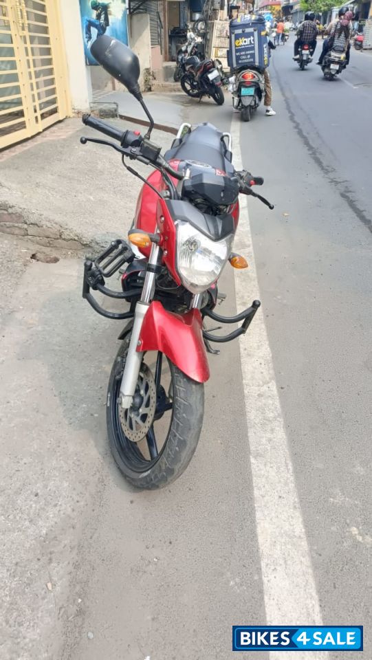L Red Yamaha FZ16