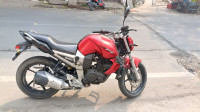 L Red Yamaha FZ16