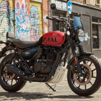 Rebel Red Royal Enfield Hunter 350 Metro