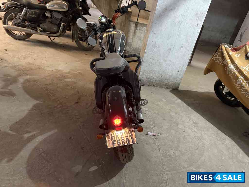 Jawa 42 Bobber Black Mirror