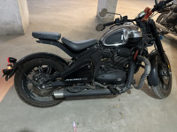 Jawa 42 Bobber Black Mirror