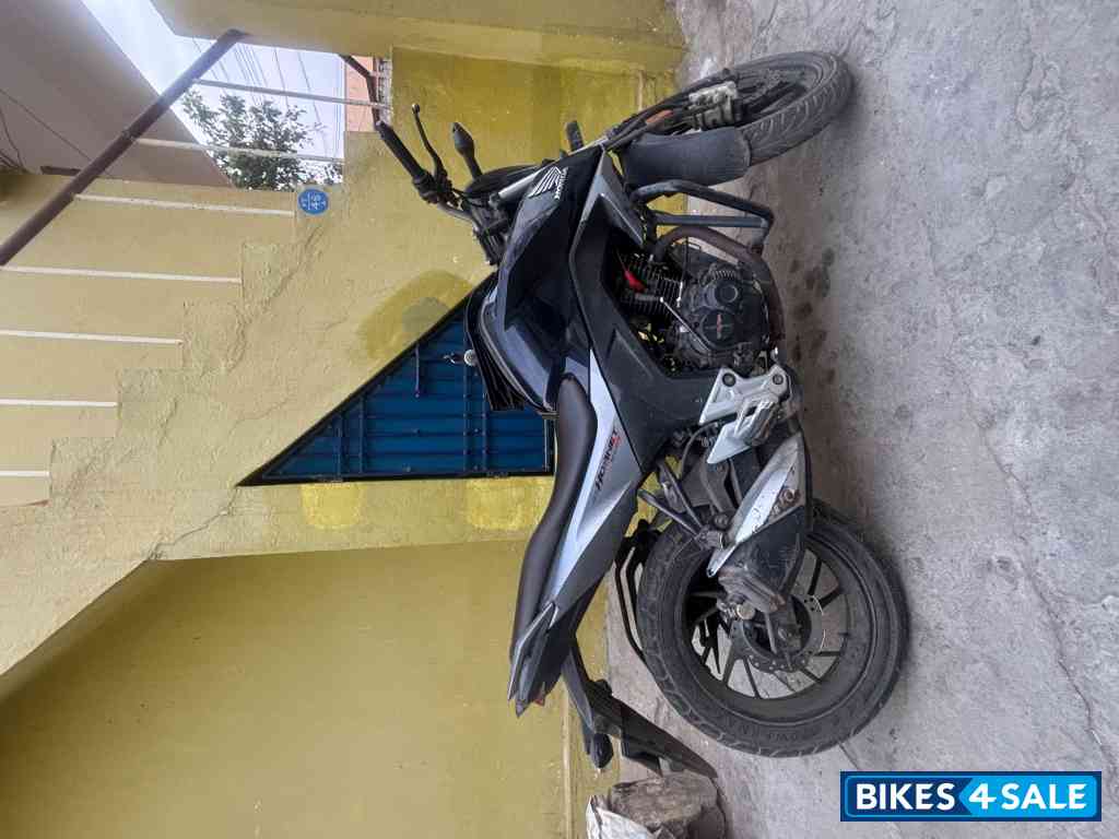 Bule Honda CB Hornet 160R