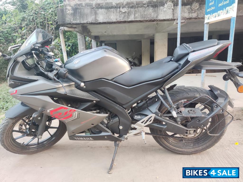 Yamaha R15 V4