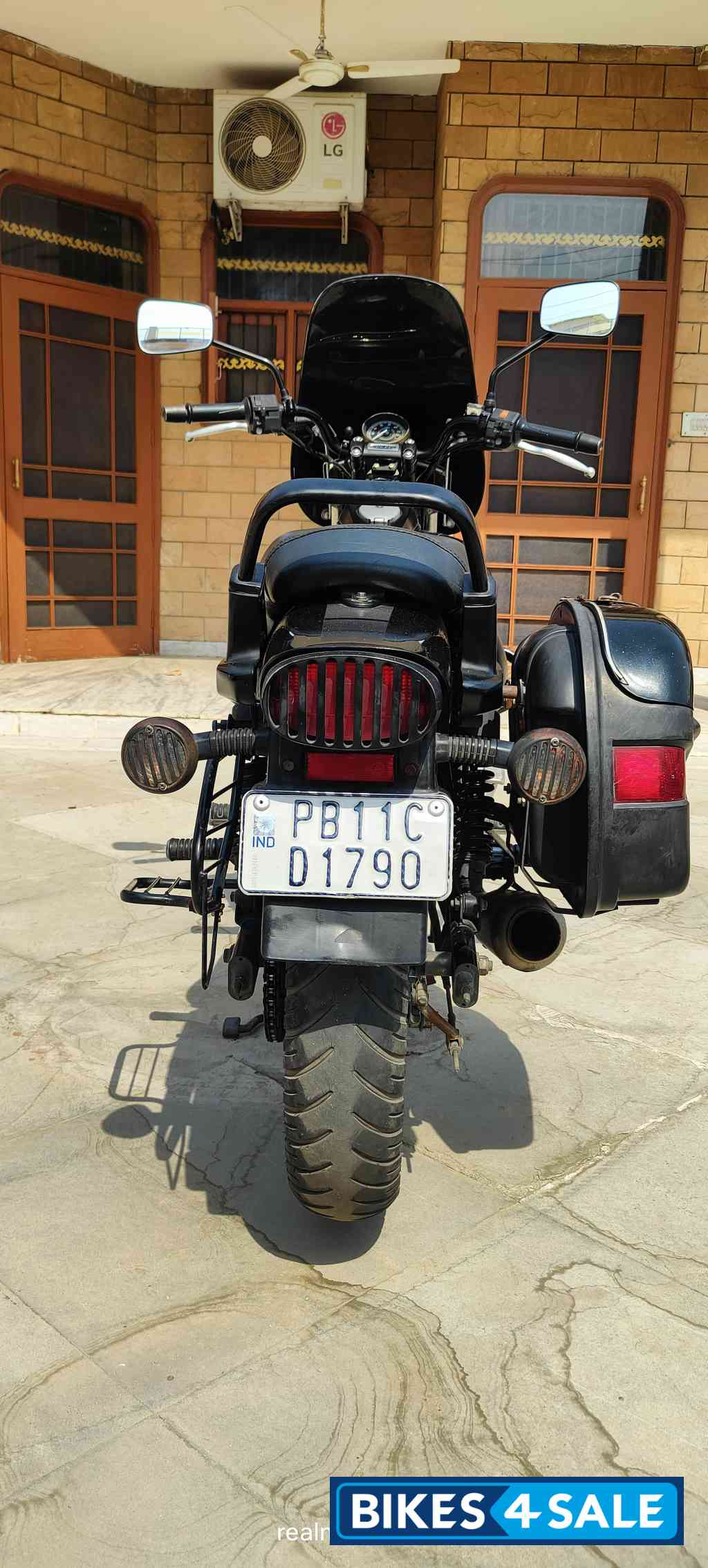 Bajaj Avenger Street 150