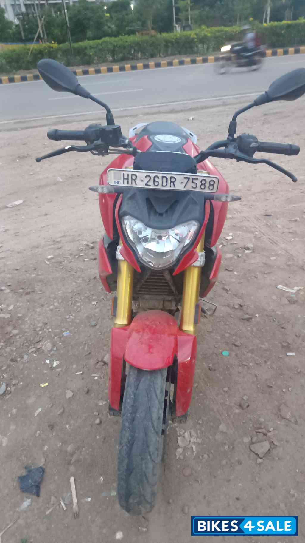 Racing Red BMW G 310 R