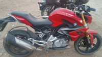 Racing Red BMW G 310 R