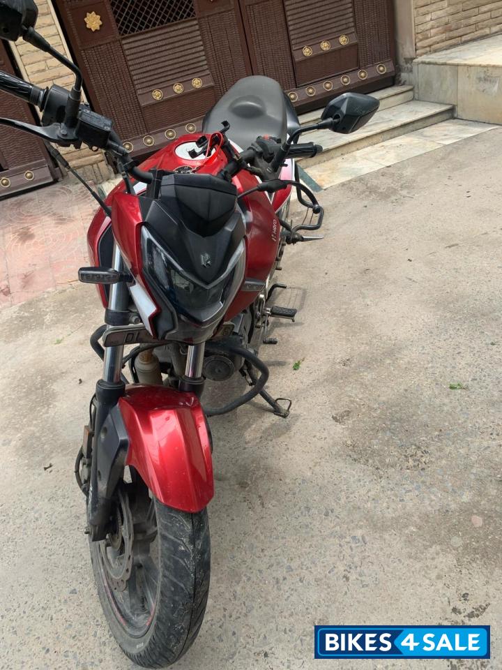 Red And White Hero Xtreme 160R 100 Million Edition