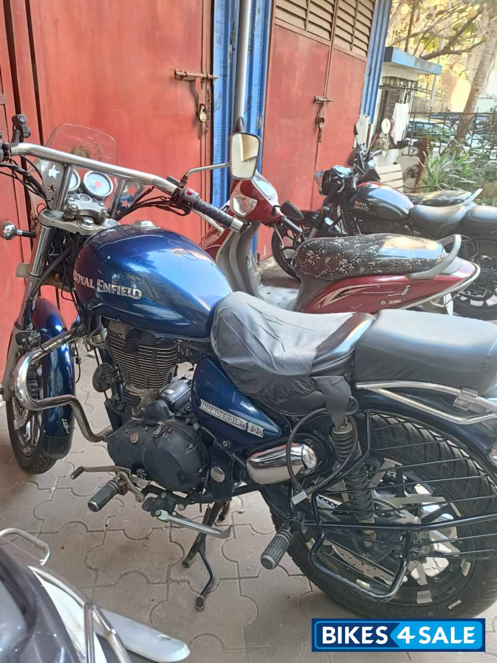 Blue Royal Enfield Thunderbird 500