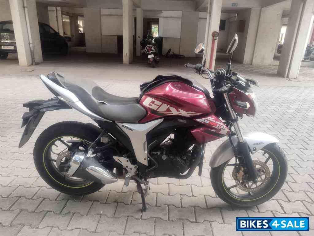 Red Suzuki Gixxer ABS