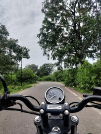 Black Bajaj Avenger Street 220