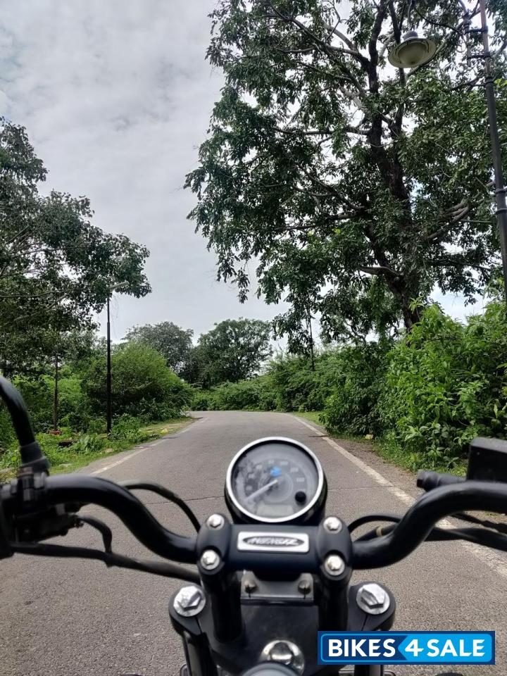 Black Bajaj Avenger Street 220