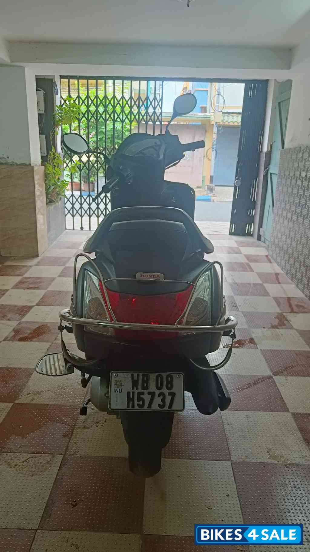 Gray Honda Activa 5G