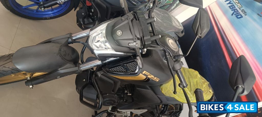 Grey Black Yamaha FZ-S