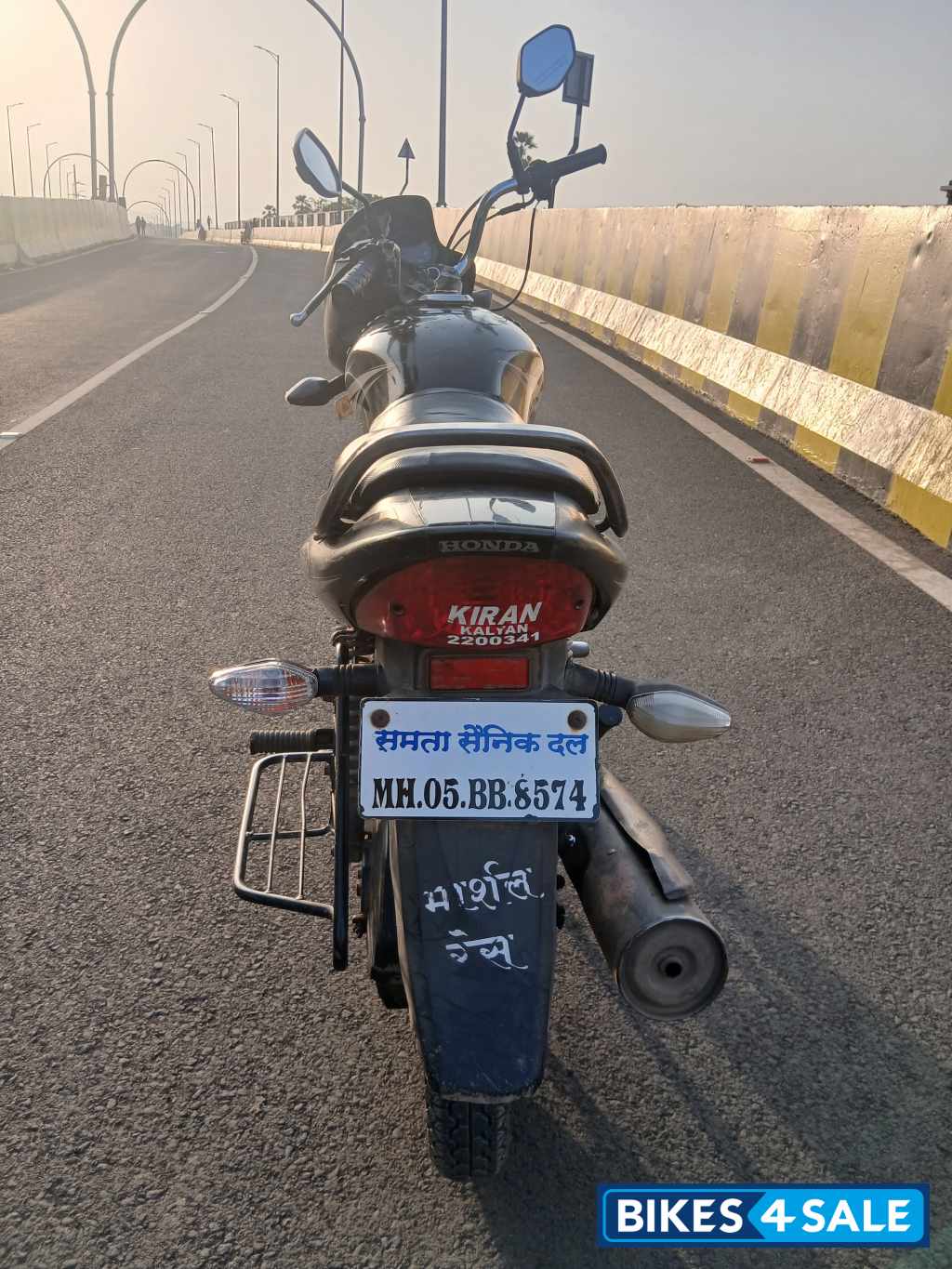 Black Honda Shine 125 Drum