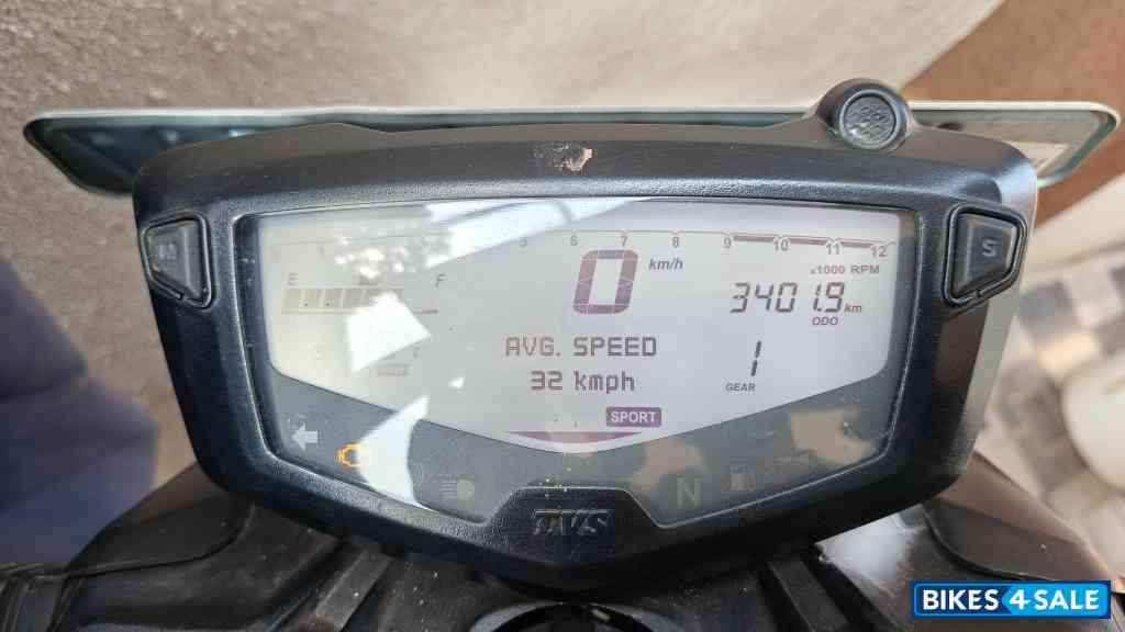 TVS Apache RTR 200 Fi 4V Race Edition 2.0