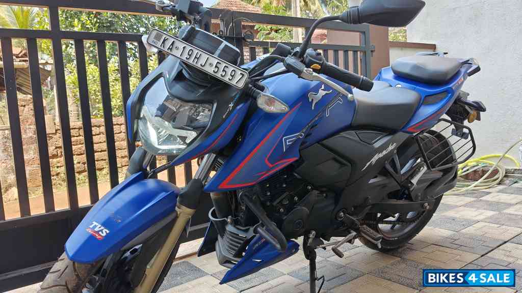 TVS Apache RTR 200 Fi 4V Race Edition 2.0