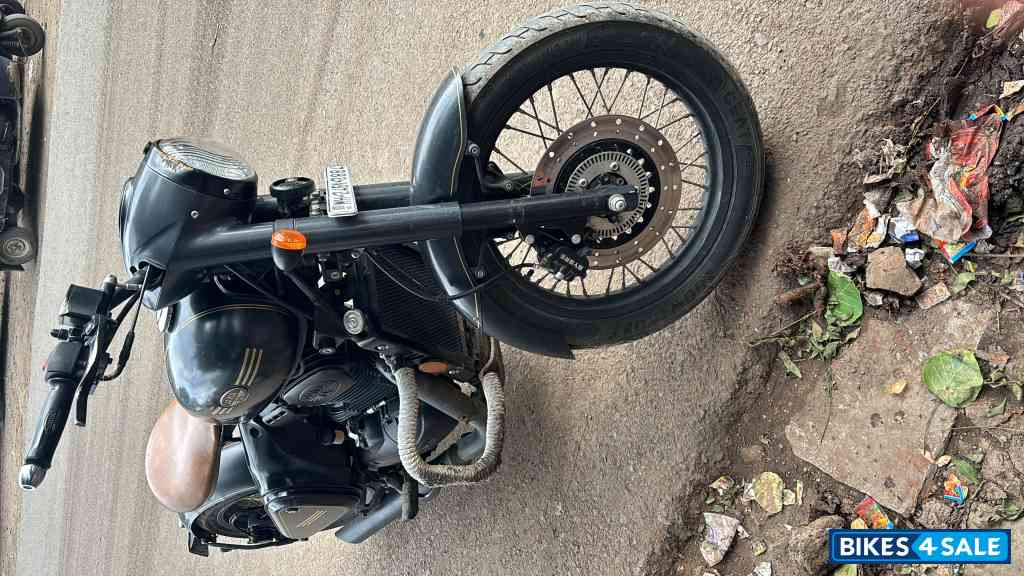 Matt Black Jawa Perak BS6