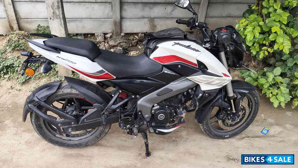 White Colour Bajaj Pulsar NS200